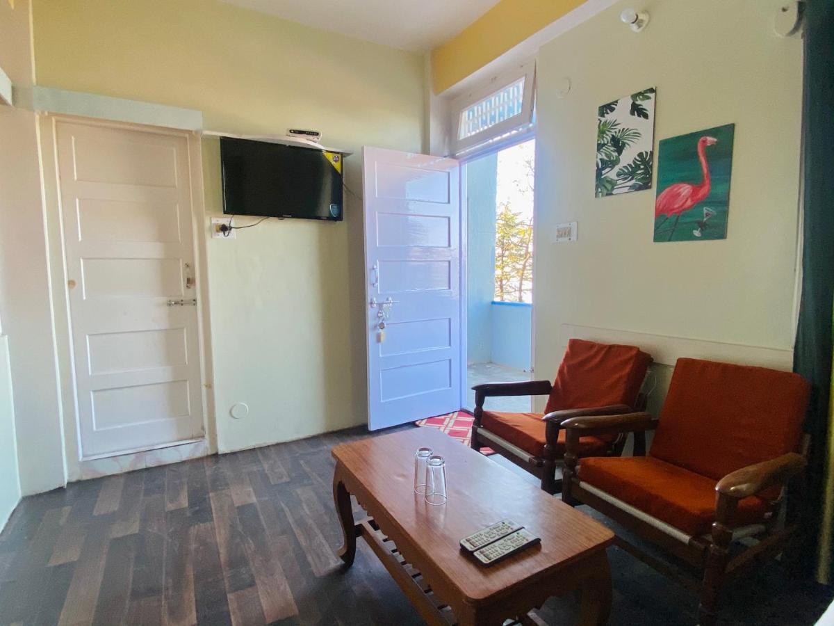 The Travelista Shimla Bed & Breakfast Exterior photo